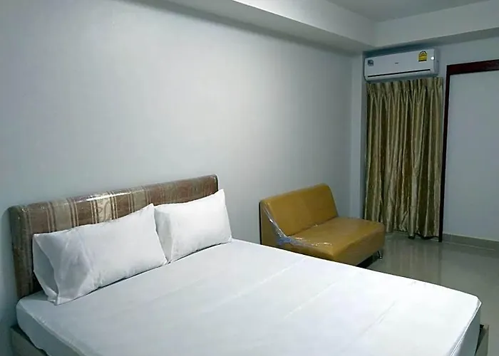 Roseate Hotel *